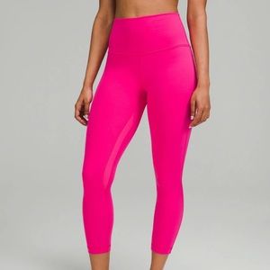 NEW WITH TAGS Lululemon Women's Align Leggings
High-Rise Crop Sonic Pink Size 10